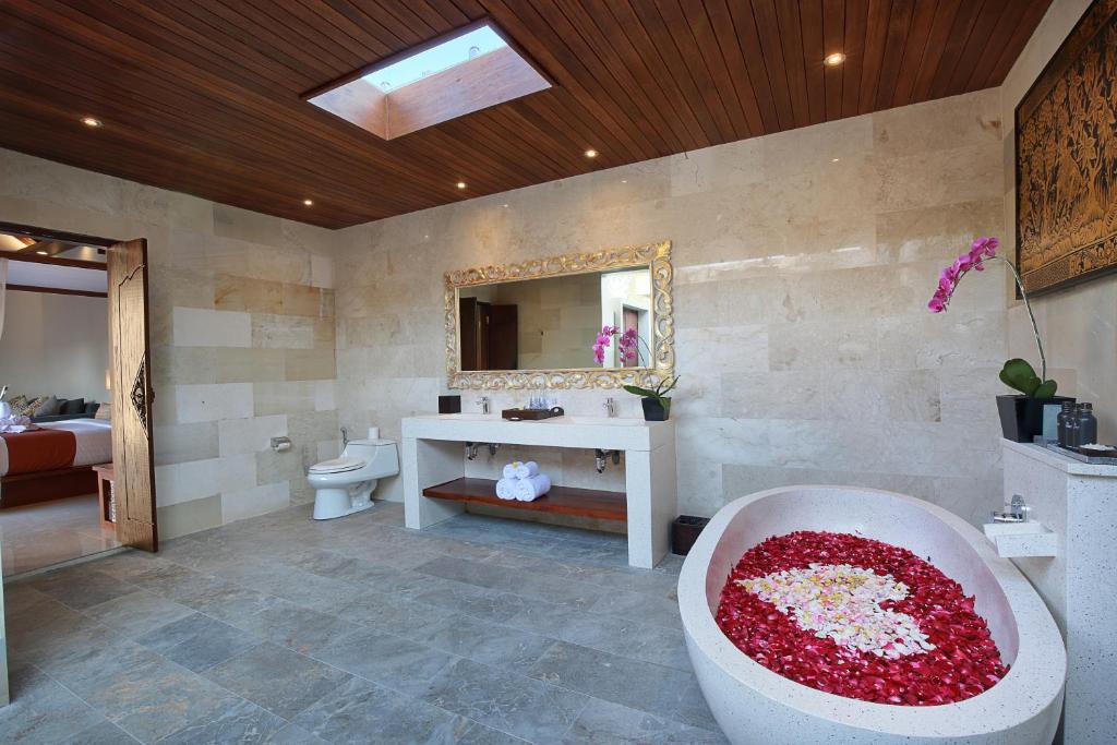 Exotic Modern Escape 1 Bedroom Private Villa in Jimbaran — image 9