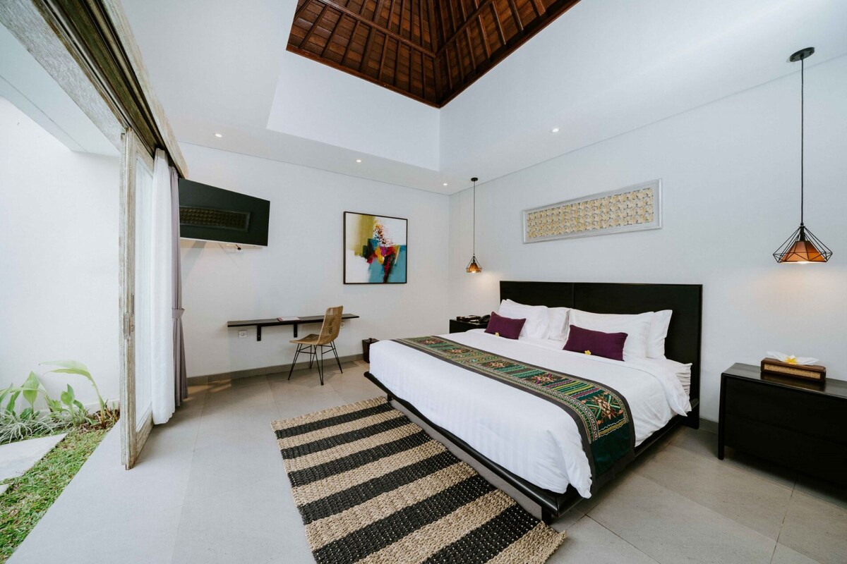 Stylish Beachside Nook 1 Bedroom Private Villa in Canggu — image 4