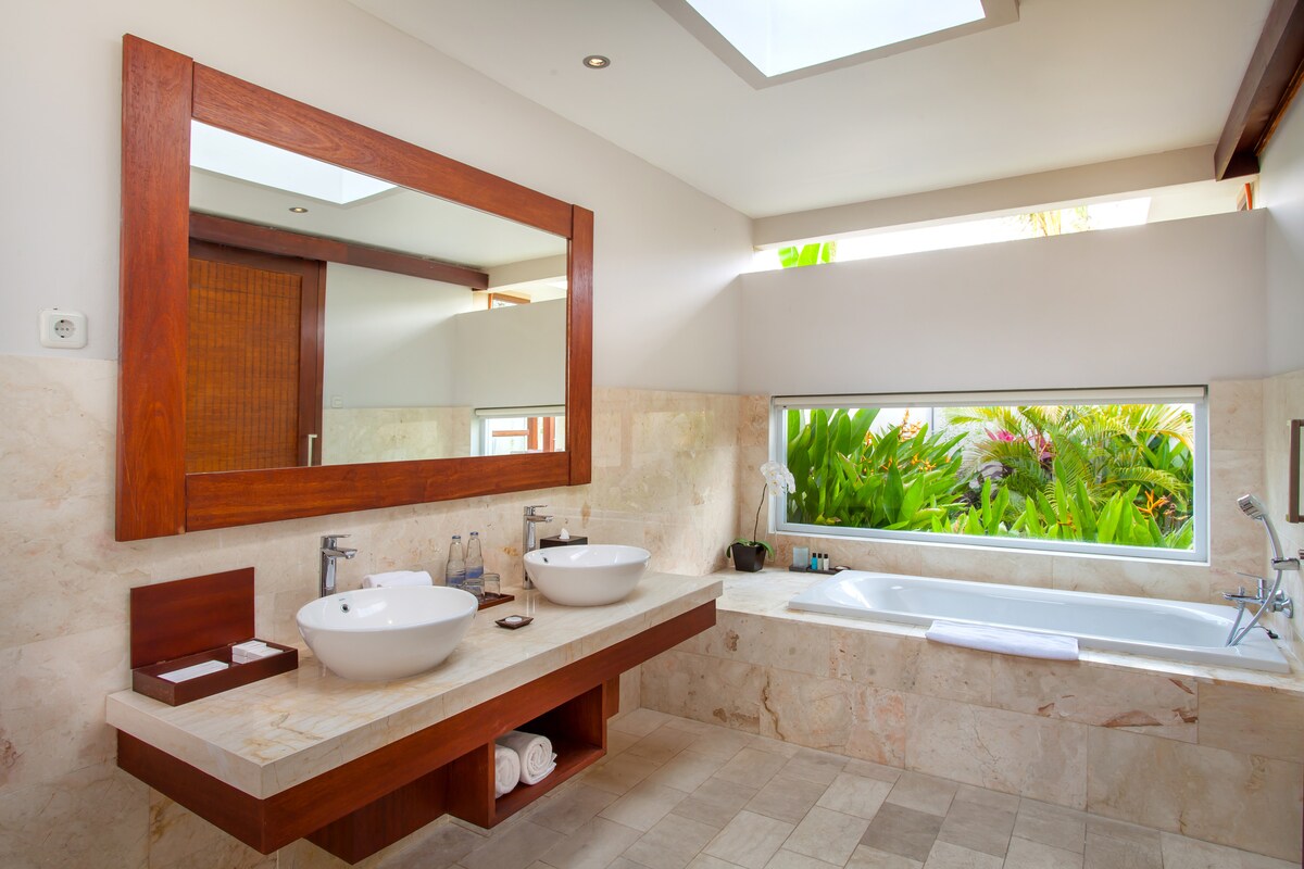 Tropical Balinese Retreat 2 Bedroom Private Villa in Jimbaran — image 11