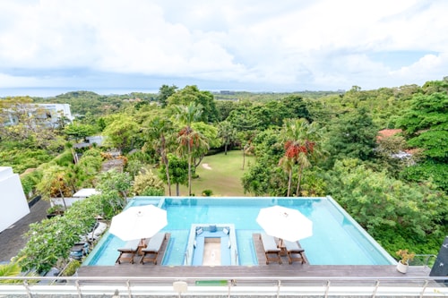 KaliBali - 5BR with Gym and Mini Golf, Uluwatu in Ungasan, Bali — image 1