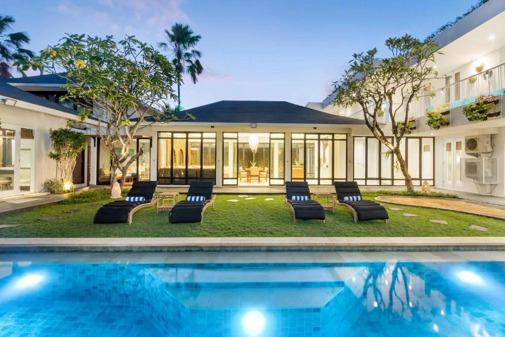 Stunning 7-Bedroom Luxury Villa in the Heart of Seminyak – Perfect for Families & Groups – BVI46402