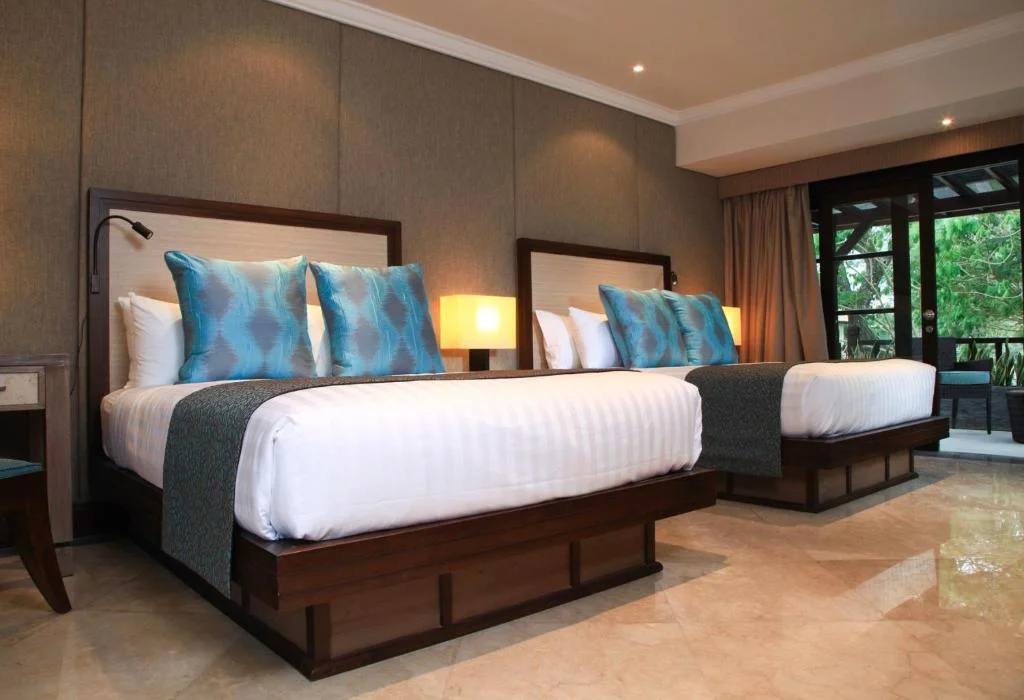 Oceanside 3-Bedroom Villa with Panoramic Sunset Views – Near Tanah Lot — image 13