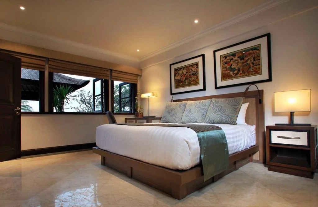 Oceanside 3-Bedroom Villa with Panoramic Sunset Views – Near Tanah Lot — image 12