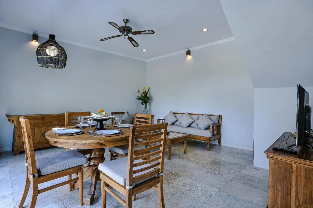 Spacious 7-Bedroom Private Villas – Tropical Oasis Near Bali’s Famous Surf Beaches — image 13
