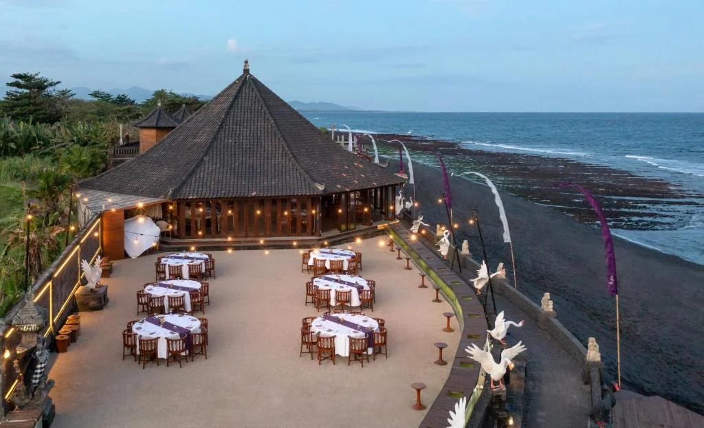 Spacious 7-Bedroom Private Villas – Tropical Oasis Near Bali’s Famous Surf Beaches — image 17