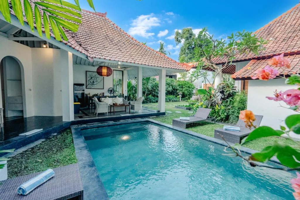 Central 5-Bedroom Private Villa with Pool – Walk to Double Six Beach – BVI48890