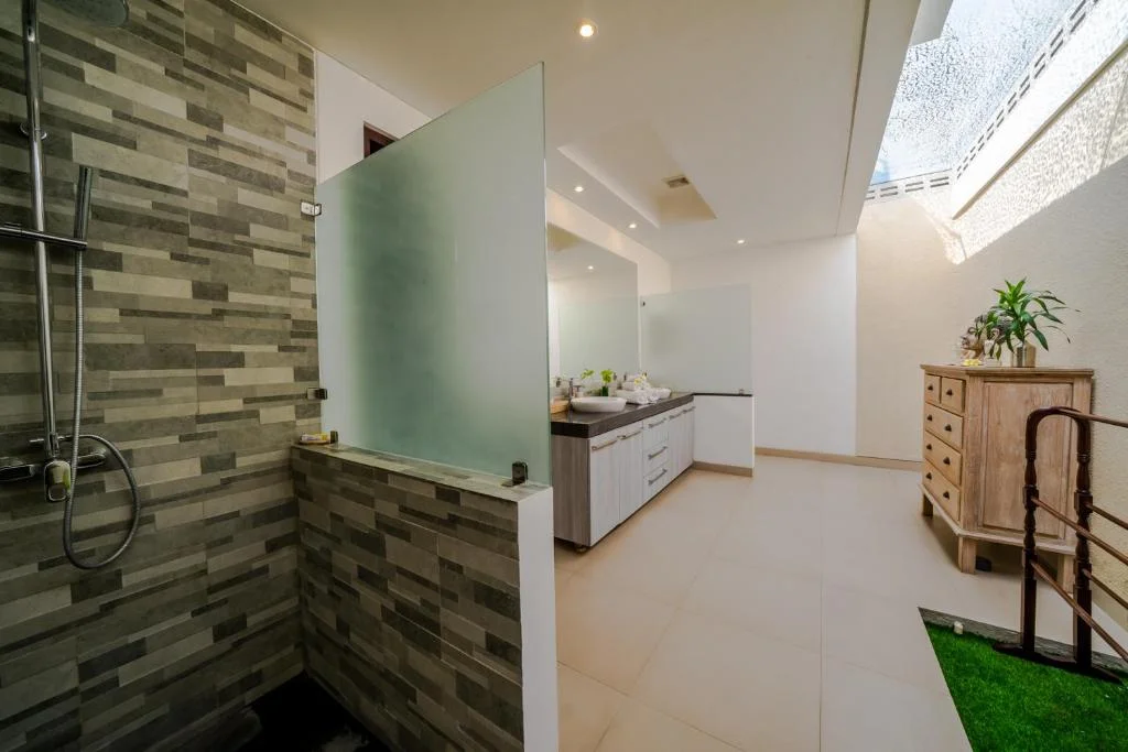 Chic 4-Bedroom Villa with Private Pool in Central Sanur – Walk to Beach & Shops — image 15