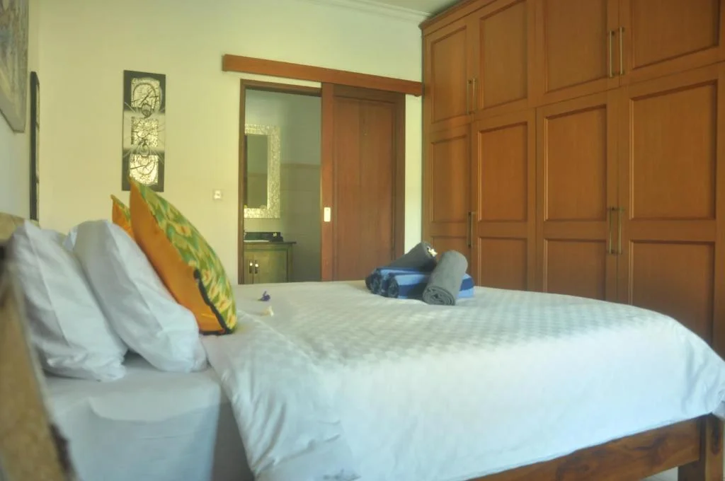 Charming 2-Bedroom Balinese-Style Villa in Central Sanur — image 12