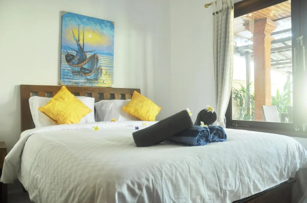 Charming 2-Bedroom Balinese-Style Villa in Central Sanur — image 10