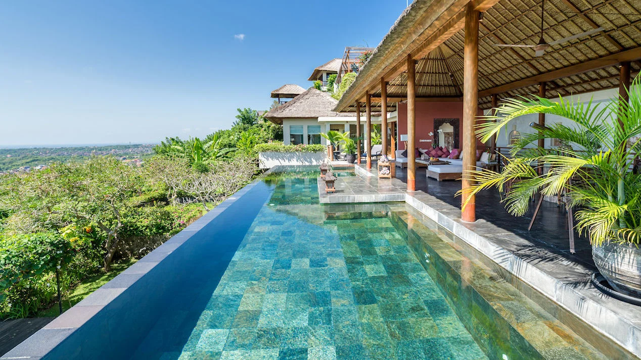 6-Bedroom Luxury Villa on the Hill in Jimbaran — image 18