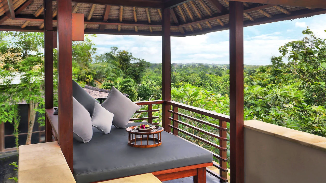 6-Bedroom Luxury Villa on the Hill in Jimbaran — image 15