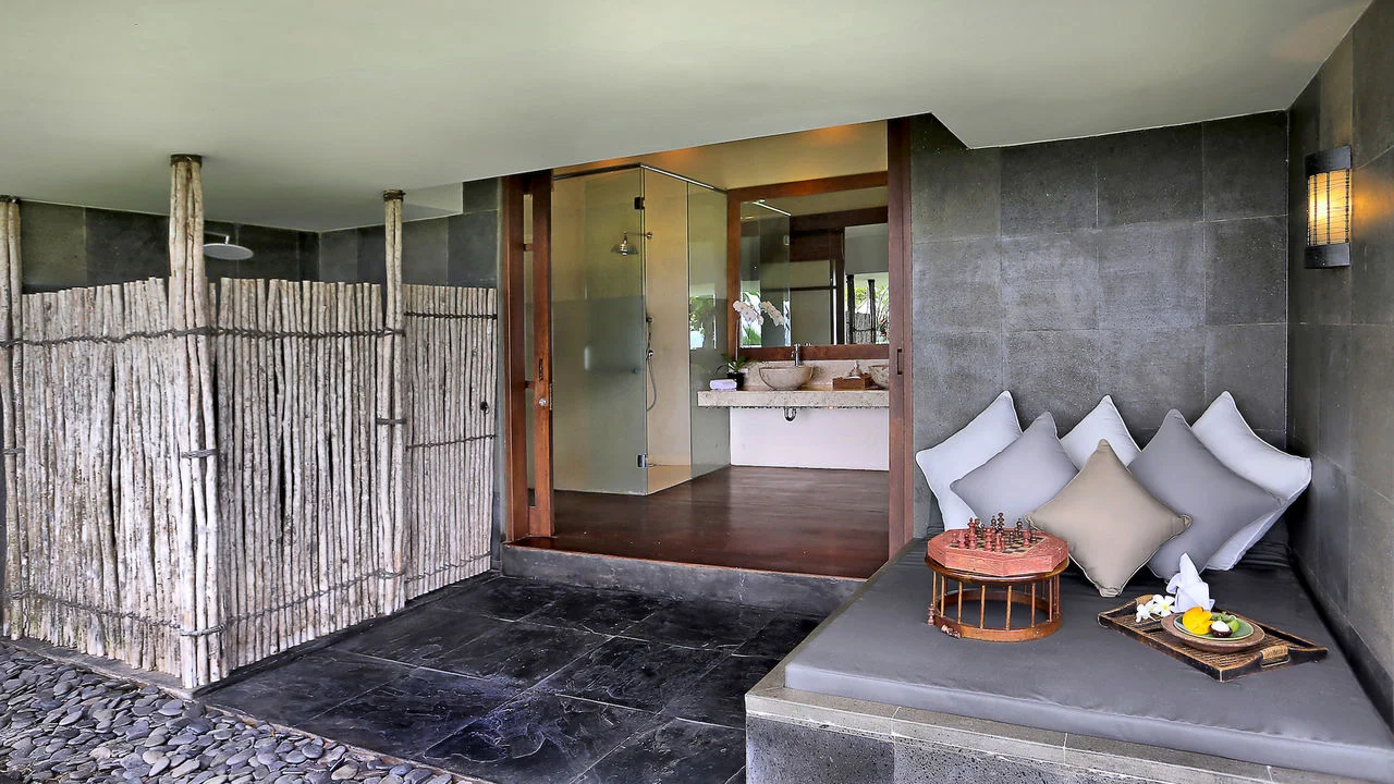6-Bedroom Luxury Villa on the Hill in Jimbaran — image 14