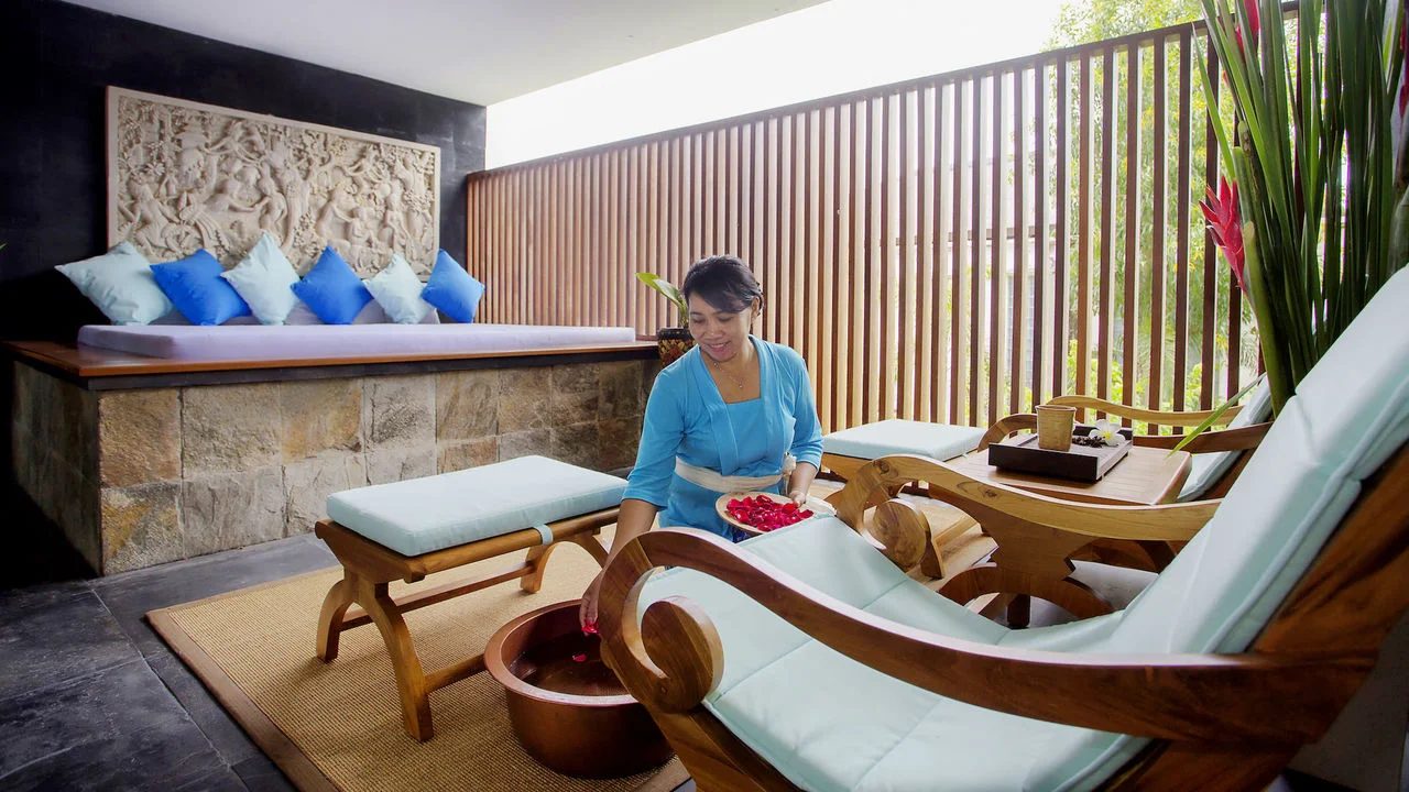 6-Bedroom Luxury Villa on the Hill in Jimbaran — image 13