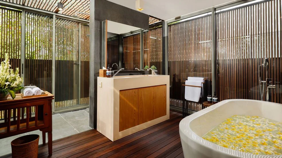 Ultra-Modern 5BR Luxury Villa in Trendy Sanur – 5 Min Walk to Beach — image 9