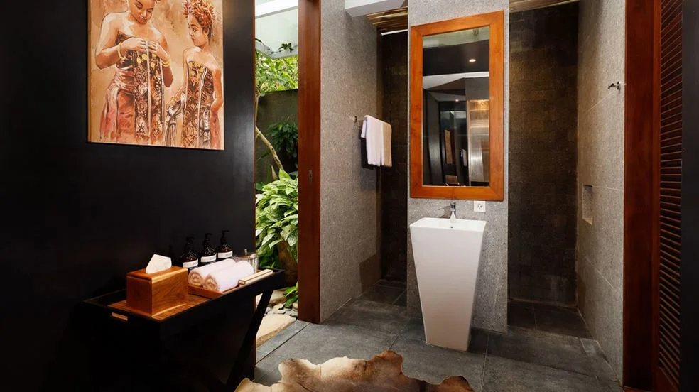 Ultra-Modern 5BR Luxury Villa in Trendy Sanur – 5 Min Walk to Beach — image 6