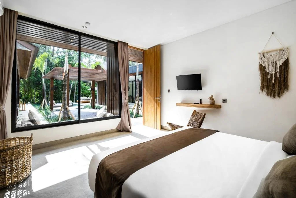 5BR Modern Luxury Villa in Pejeng Kawan, Ubud – Pool & Garden Oasis — image 9