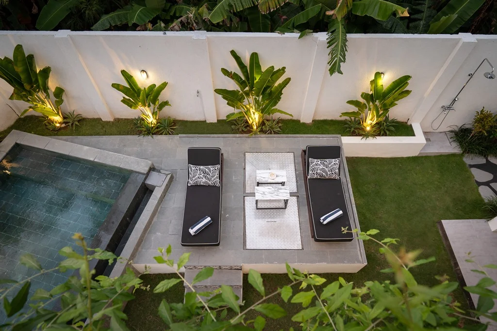 4BR Luxury Tropical Villa with Private Pool in Berawa, Canggu — image 9