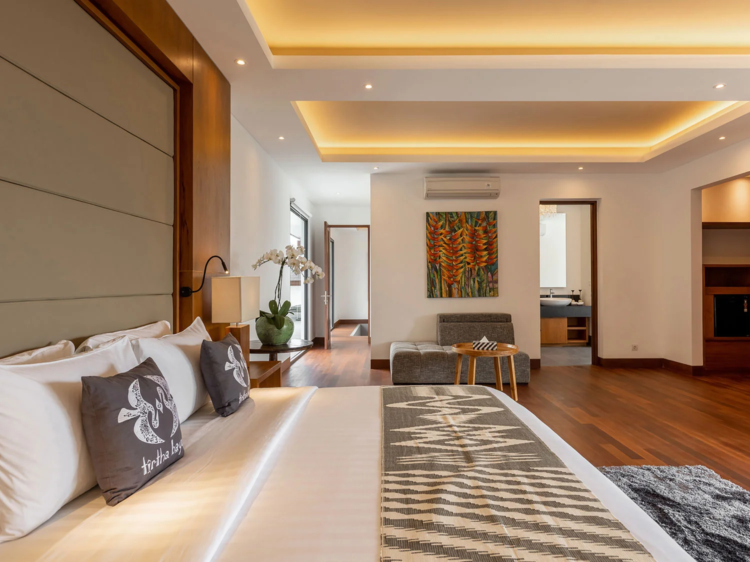 6BR Seafront Luxury Villa with Ocean View in Tanah Lot — image 10