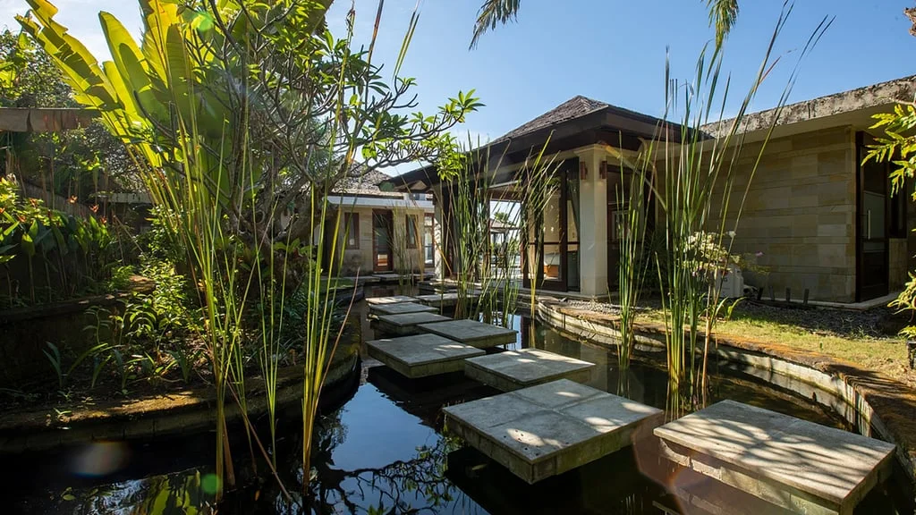 6BR Luxury Cliffside Villa with Ocean View in Uluwatu – BVI54831