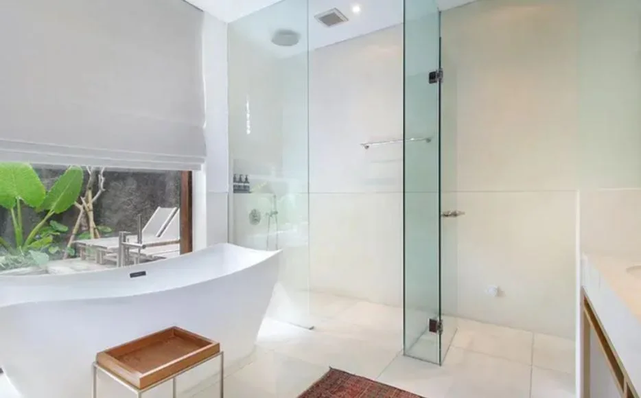 4BR Smart Luxury Villa with Private Pool in Berawa Canggu — image 7