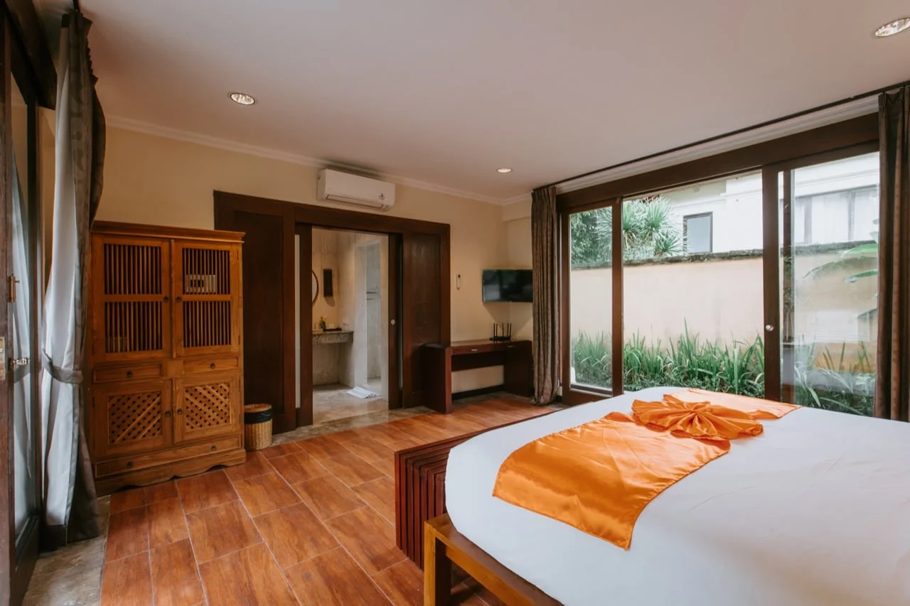 3BR Private Tropical Paradise Villa in Jimbaran — image 13