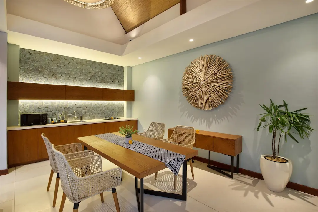 Romantic 1–2BR Villa with Private Pool & Bathtub in Sanur — image 8