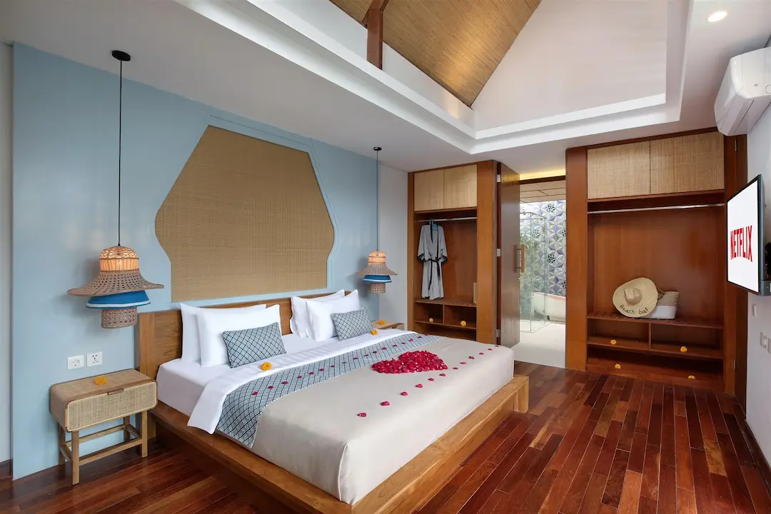 Romantic 1–2BR Villa with Private Pool & Bathtub in Sanur — image 7