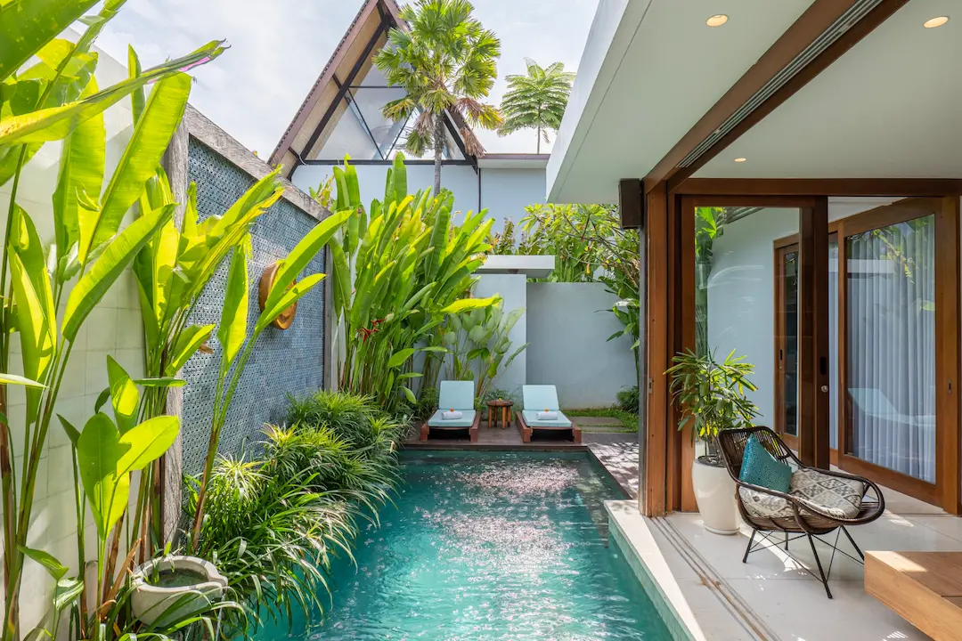 Romantic 1–2BR Villa with Private Pool & Bathtub in Sanur — image 13