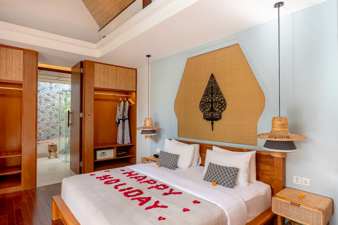 Romantic 1–2BR Villa with Private Pool & Bathtub in Sanur — image 16
