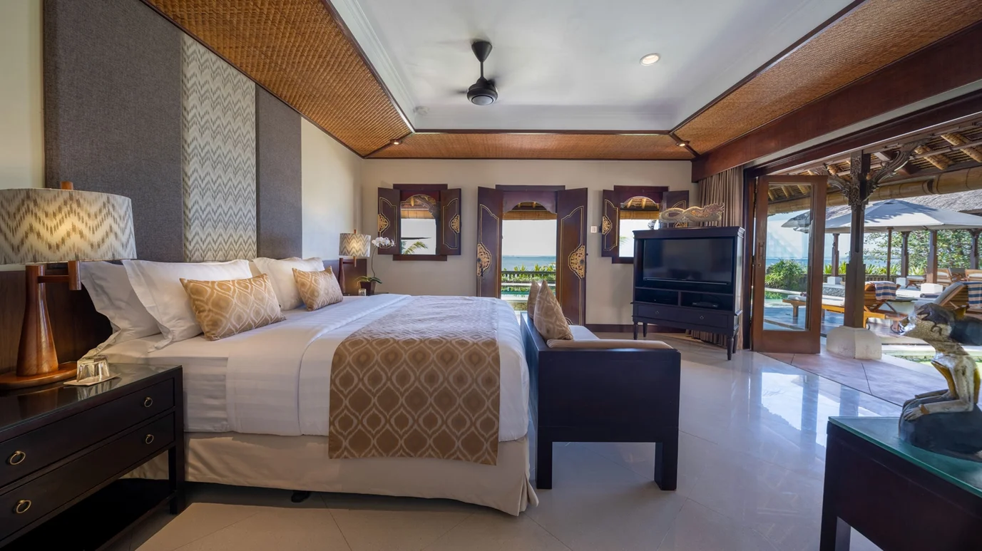 Beachfront 5 Bedroom Villa with Direct Ocean Access in Sanur – BVI1130 — image 8