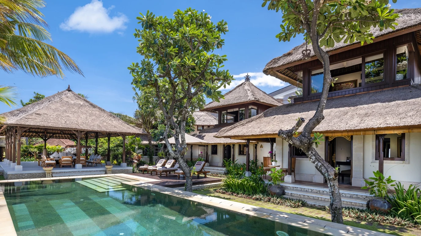 Beachfront 5 Bedroom Villa with Direct Ocean Access in Sanur – BVI1130 — image 10