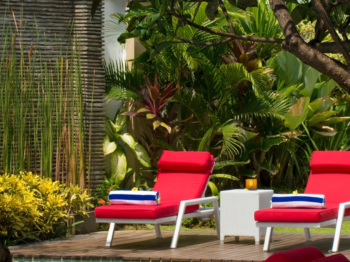 Beachfront 5BR Luxury Villa in Batubelig – Ocean Views and Rooftop Terrace – BVI2305 — image 9
