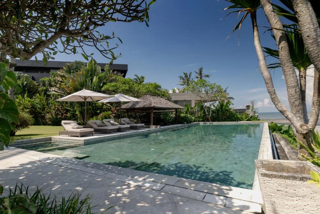 Beachfront 4-Bedroom Escape in Cemagi Canggu – Private Pool Villa by the Beach — image 5