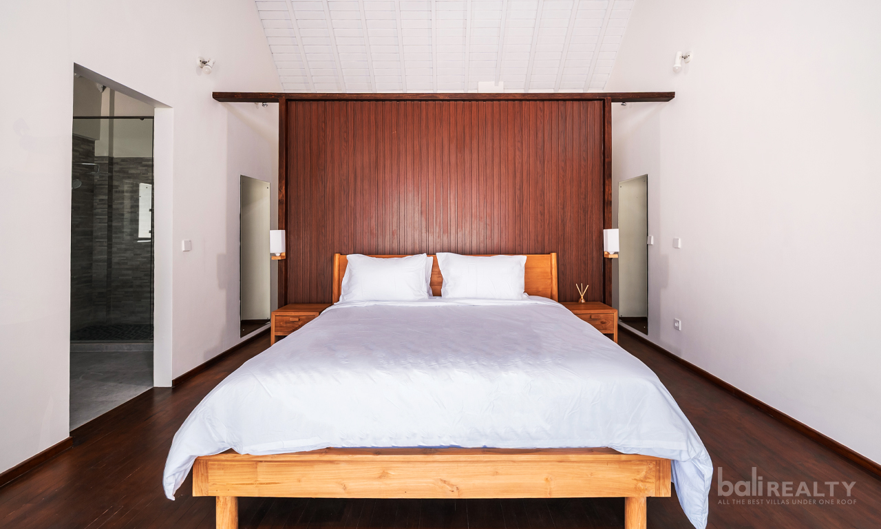 Contemporary Three-Bedroom Villa in Strategic Berawa, Minutes from the Beach 2990 — image 7