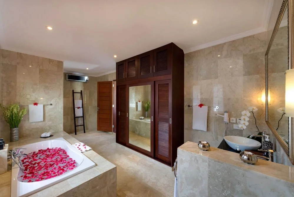 Chic 3BR Villa w/ Pool, Jacuzzi & Sauna | Central Seminyak – BVI2110 — image 16