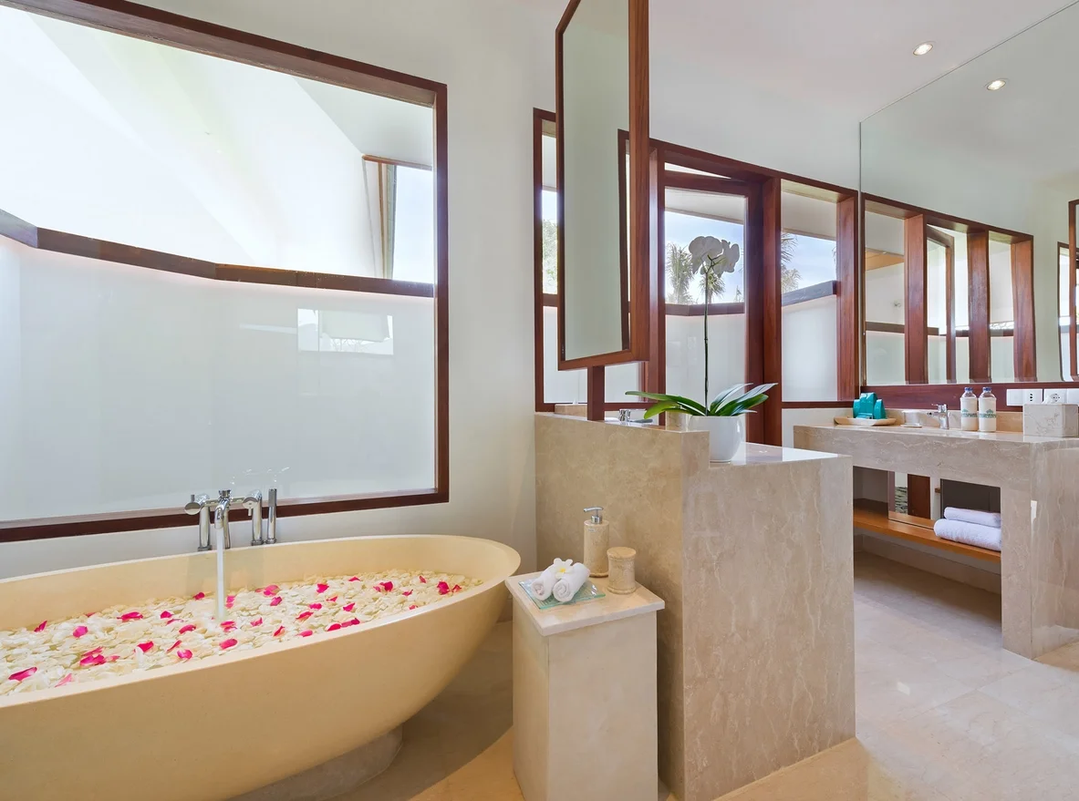 Cliff-Top 4BR Villa with Infinity Pool & Ocean Views in Bukit – BVI3335 — image 16