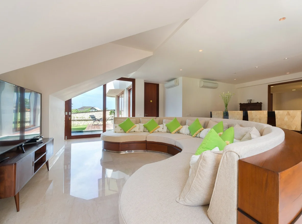 Cliff-Top 4BR Villa with Infinity Pool & Ocean Views in Bukit – BVI3335 — image 15