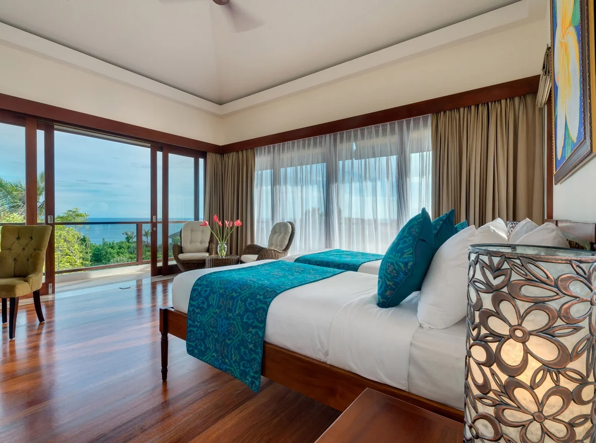 Cliff-Top 4BR Villa with Infinity Pool & Ocean Views in Bukit – BVI3335 — image 7
