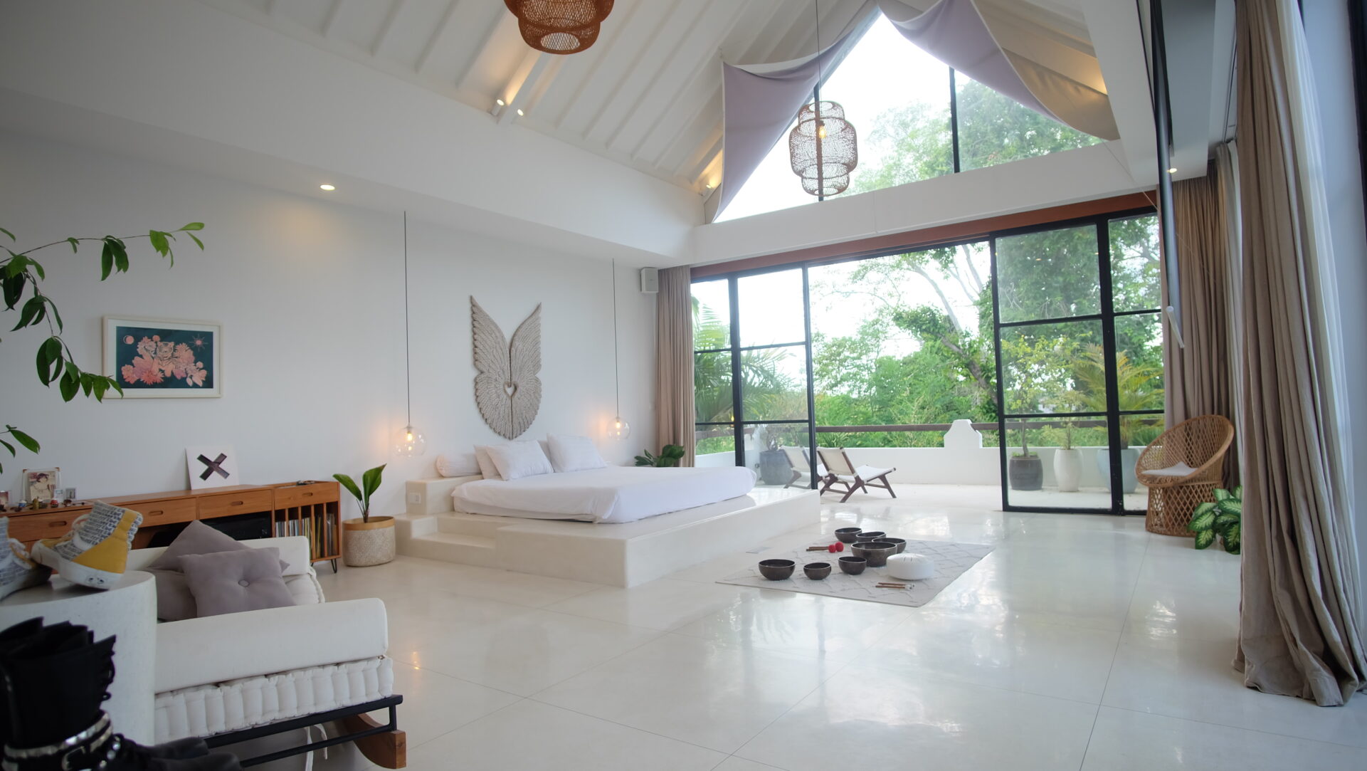 Spacious family villa near the beach — image 15