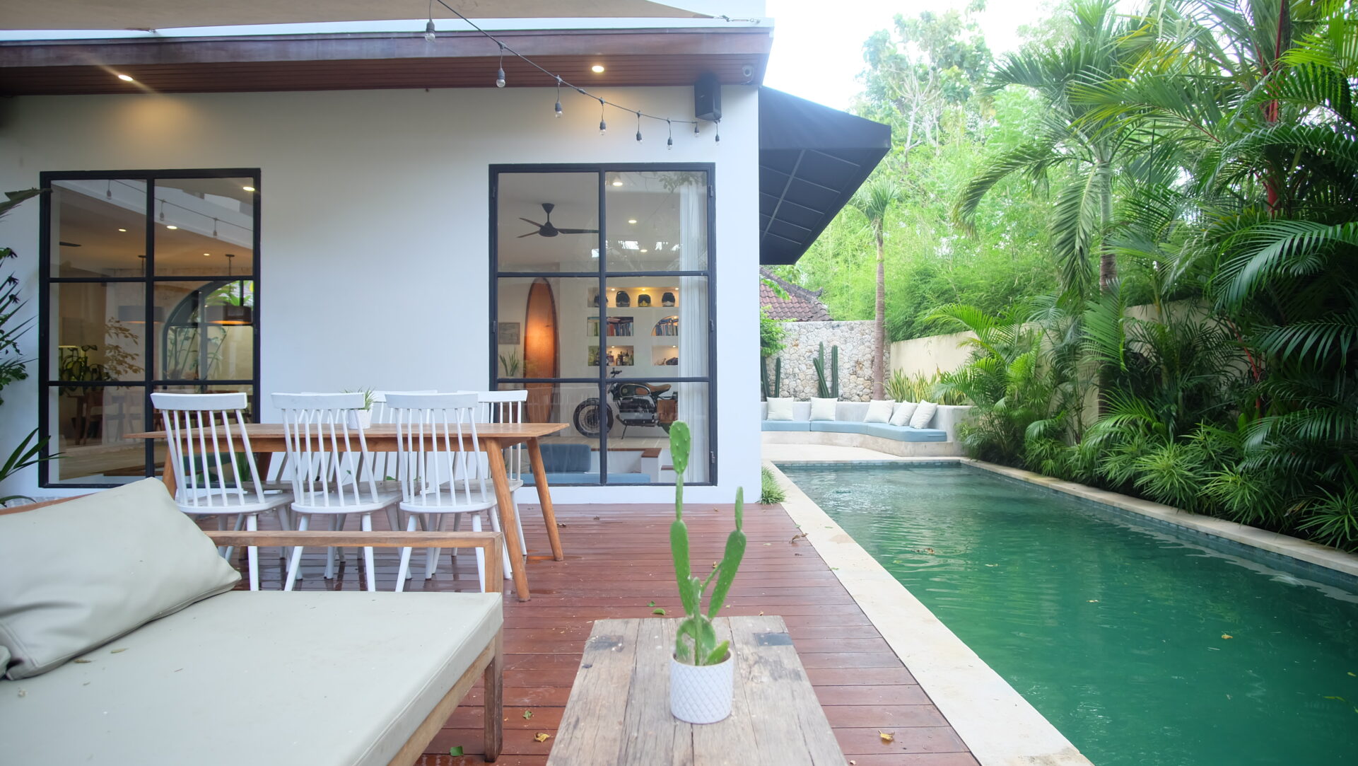 Spacious family villa near the beach — image 3