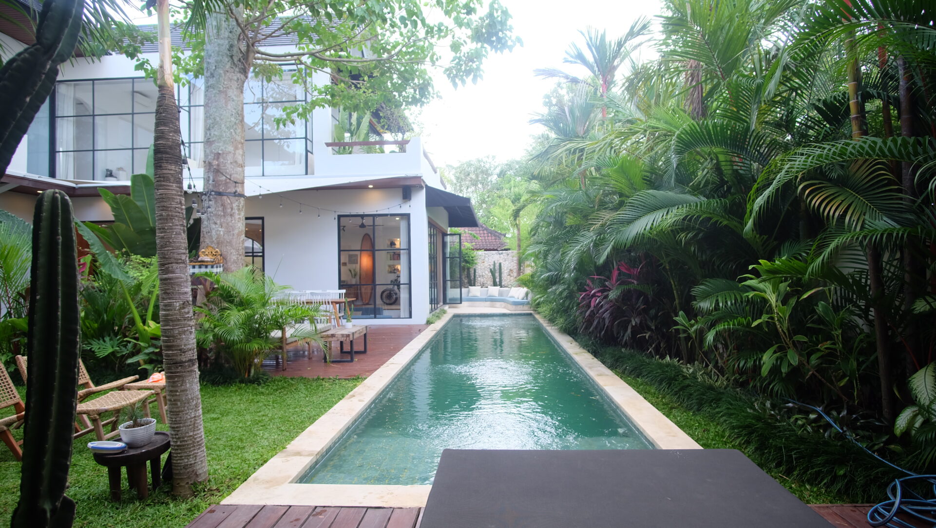 Spacious family villa near the beach — image 2