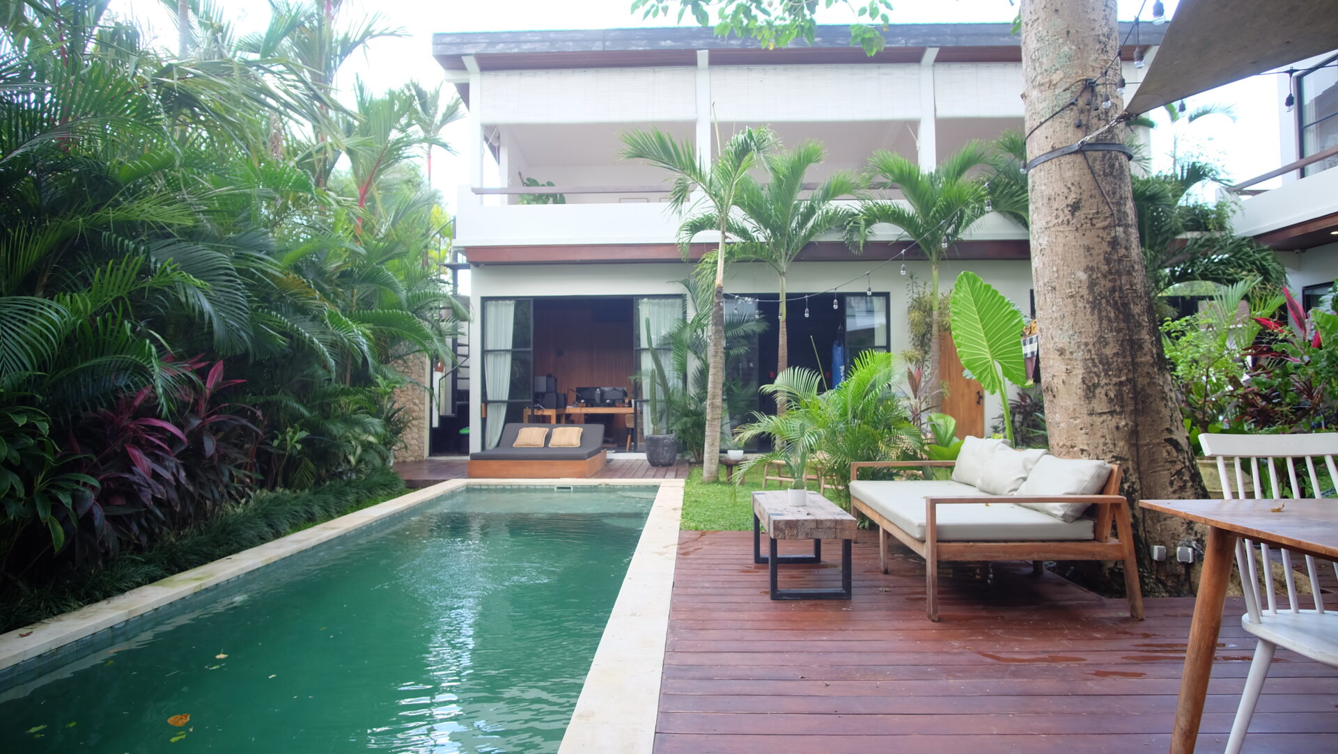Spacious family villa near the beach — image 13