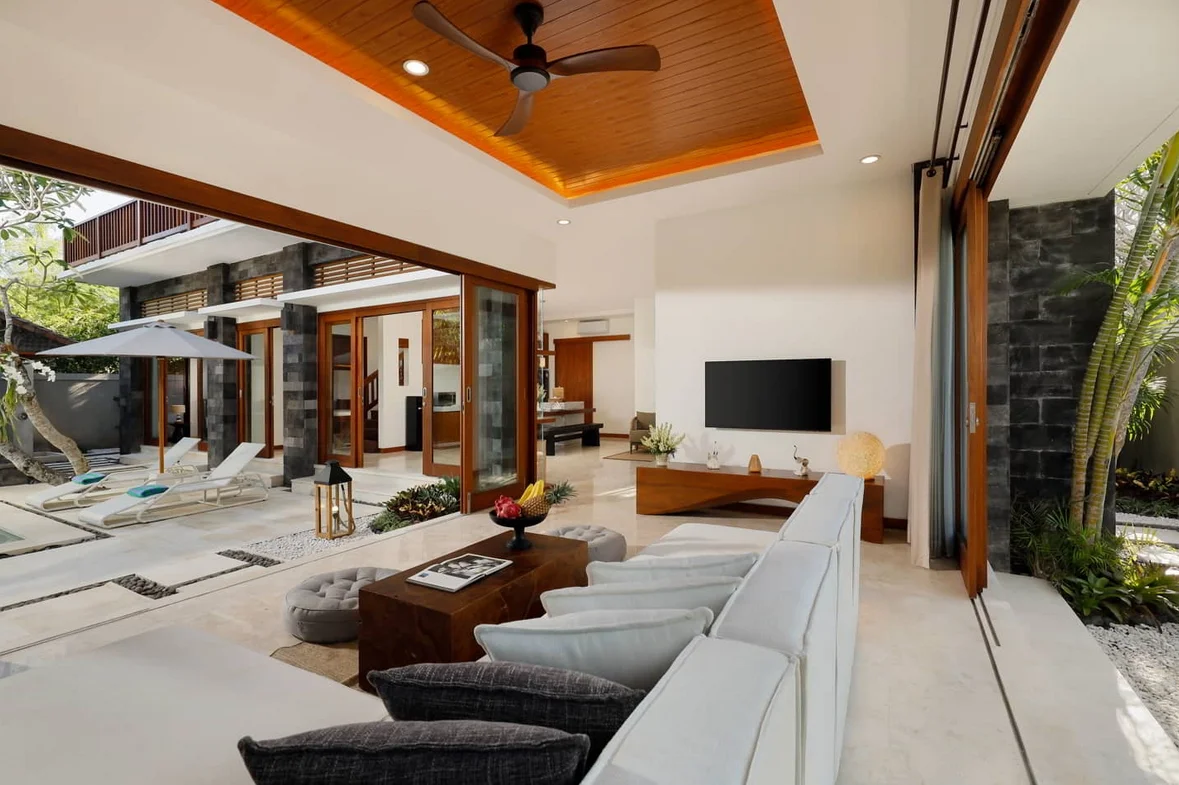 Elegant 3-Bedroom Villa with Private Pool & Garden in Jimbaran, Bali — image 5