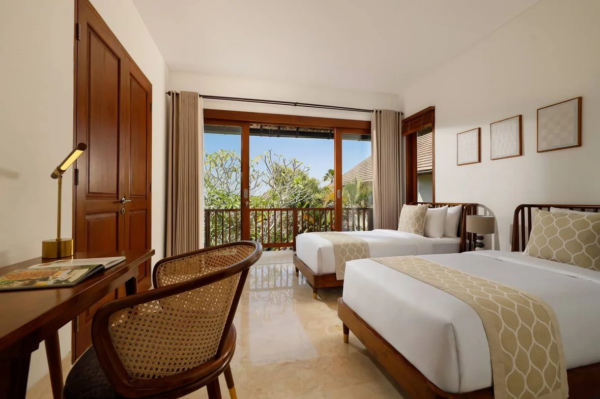 Elegant 3-Bedroom Villa with Private Pool & Garden in Jimbaran, Bali — image 14