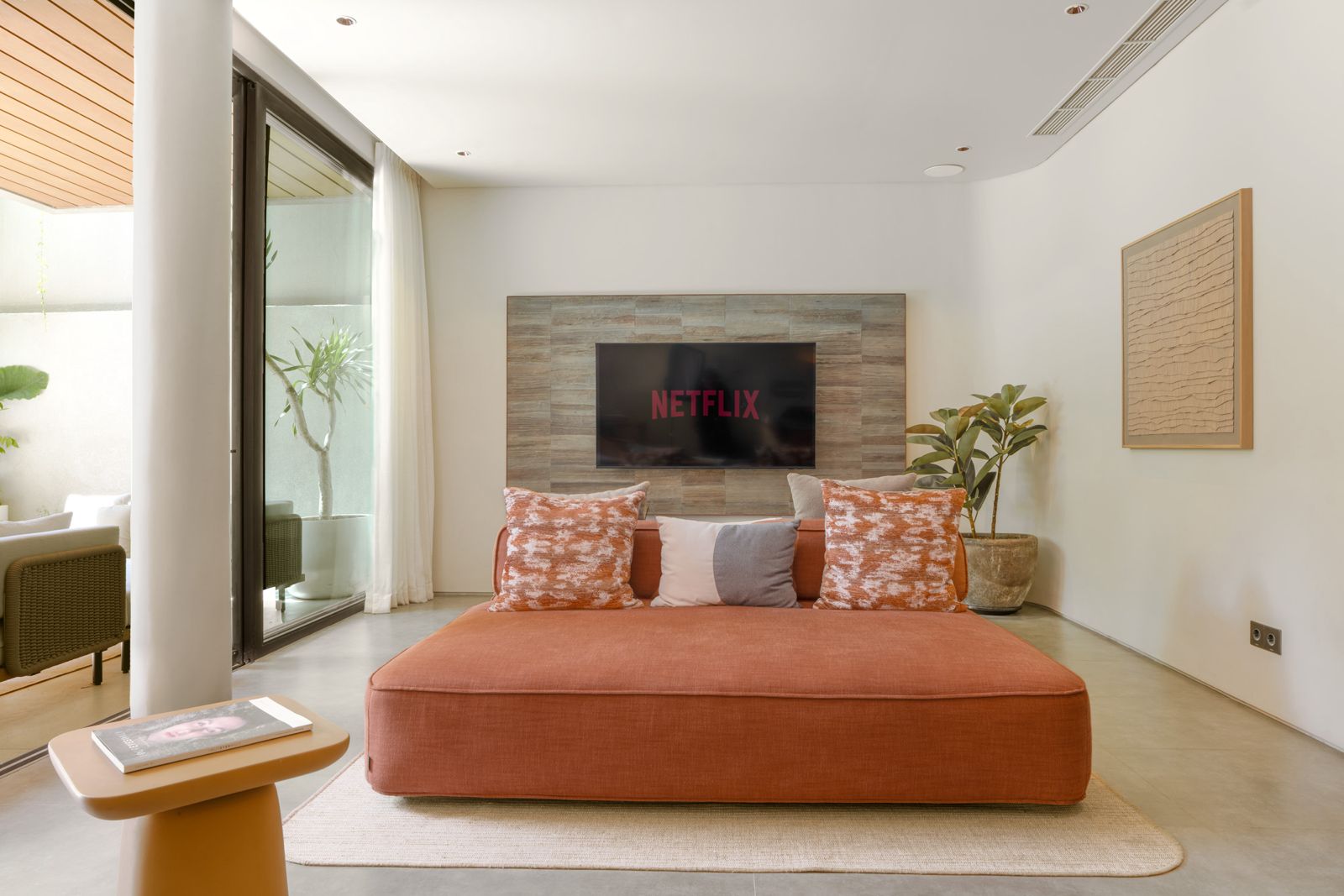 Elegant 4-Bedroom Riverside Villa for Monthly Rent in Pererenan — image 15