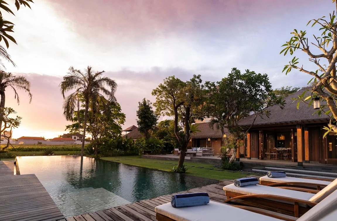 Elegant 5-Bedroom Villa with Rice Field View in Seseh, Canggu — image 15