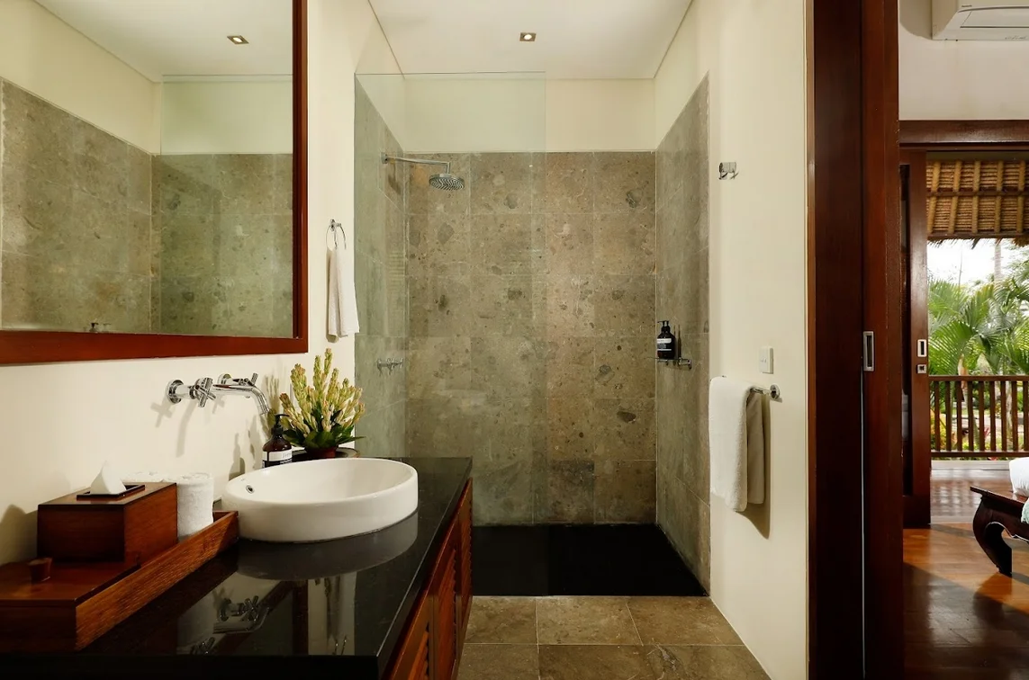 Hilltop 6-Bedroom Luxury Villa with Ocean Views – Jimbaran – BVI9332 — image 18