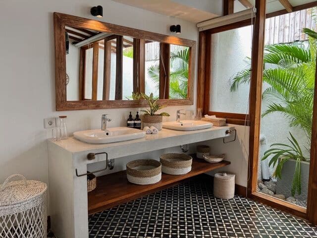A great 4 bedroom villa in Berawa Canggu — image 18
