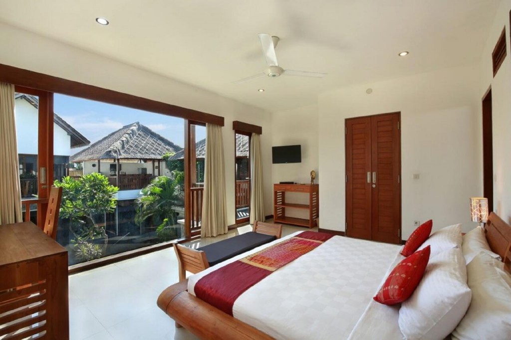 VILLA BLUE — 6BR Villa Rental in Seminyak — image 15