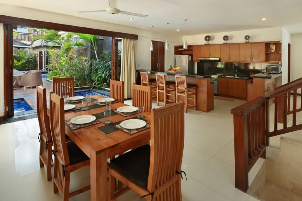 VILLA BLUE — 6BR Villa Rental in Seminyak — image 14